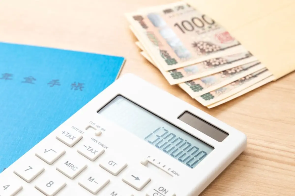 「年金は65歳から」と思っていましたが、60代前半でも受け取れるケースがある？ “繰上げ受給”の注意点とは