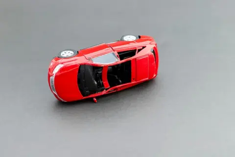 子どもがおもちゃ屋で商品を落として壊してしまいました。わざとではない場合でも、弁償をする義務はあるのでしょうか？