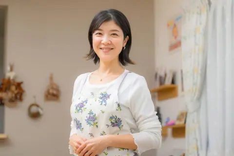 「東京で専業主婦してる」という高校時代の友人…地元でも「共働きが普通」ですが、旦那さんは“公務員”らしいです。やはり“片働きで余裕”なくらい高年収なのでしょうか？