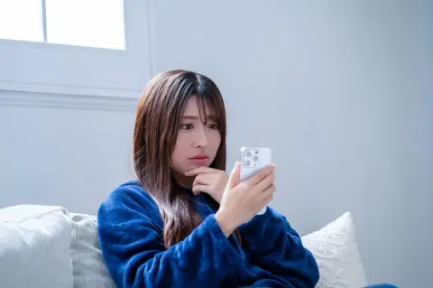 「就職して3年たつのに、親がスマホ代を払い続けています」…社会人の通信費を家族が負担するのは普通？ それともそろそろ自立すべき？ 格安SIMも含めた見直し方を解説
