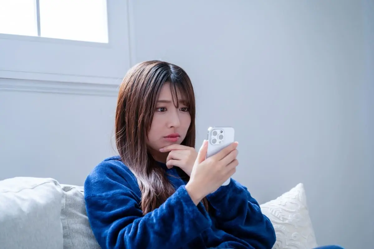 「就職して3年たつのに、親がスマホ代を払い続けています」…社会人の通信費を家族が負担するのは普通？ それともそろそろ自立すべき？ 格安SIMも含めた見直し方を解説