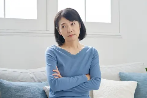 60代の両親に「貯金なんてない」「ずっと働くから大丈夫」と言われショック！ もし病気になったら“子どもに扶養義務”があるんですか？ 年金だけでは暮らせないですよね？