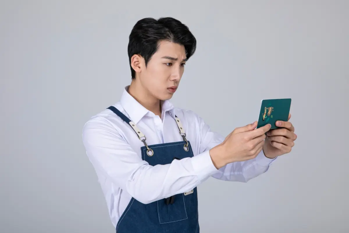 失業保険を受給中にアルバイトをするのは問題ないでしょうか？ どのくらい働くと受給できなくなるのか知りたいです。