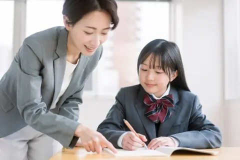 高校受験の塾代、5教科取ると月8万と聞きましたが相場なのでしょうか？個別指導と集団塾、コスパが良いのはどっち？