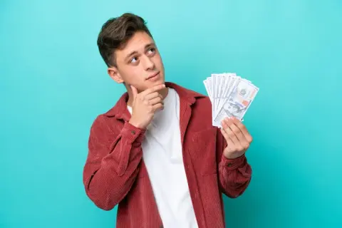 父が亡くなった後、葬儀代に充てるために父の通帳から100万円引き出しました。その後、借金があると分かり相続放棄を考えていますが、もう放棄はできませんか？