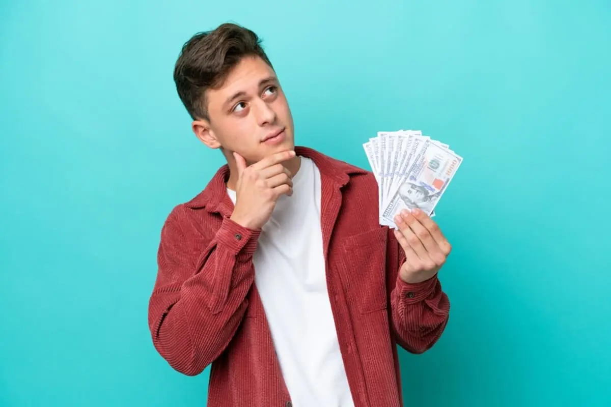 父が亡くなった後、葬儀代に充てるために父の通帳から100万円引き出しました。その後、借金があると分かり相続放棄を考えていますが、もう放棄はできませんか？