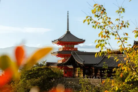 京都観光の1泊2日にかかる総費用はいくら？混雑する季節とオフシーズンで価格はどう変わるか