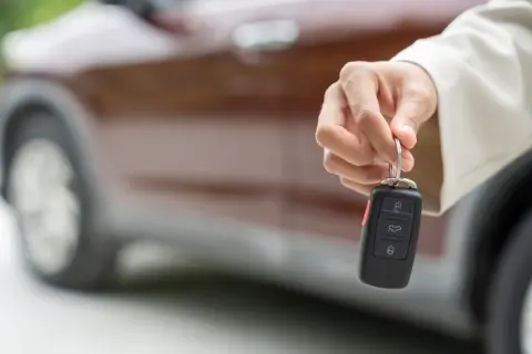 息子に“中古車”を譲ったら、「タダじゃ悪いから」と“30万円”包んでくれました。年110万円以下でも「贈与税がかかる」って本当ですか？ 注意が必要な“車の評価額”とは