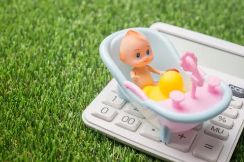 5年前の「出産費用」の医療費控除を申告し忘れていたことに今更気づきました。今から領収書を提出すれば還付を受けられますか？