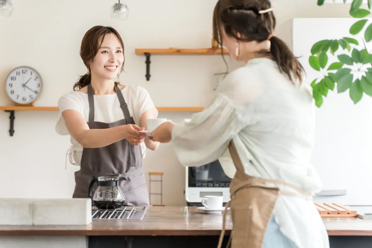 【2026年4月から】「130万円の壁」を超えても“扶養内”でいられる!? 妻は「シフト増やして稼ぐね」と言いますが、年収の壁は“130万円のまま”ですよね？ 改正ポイントを解説