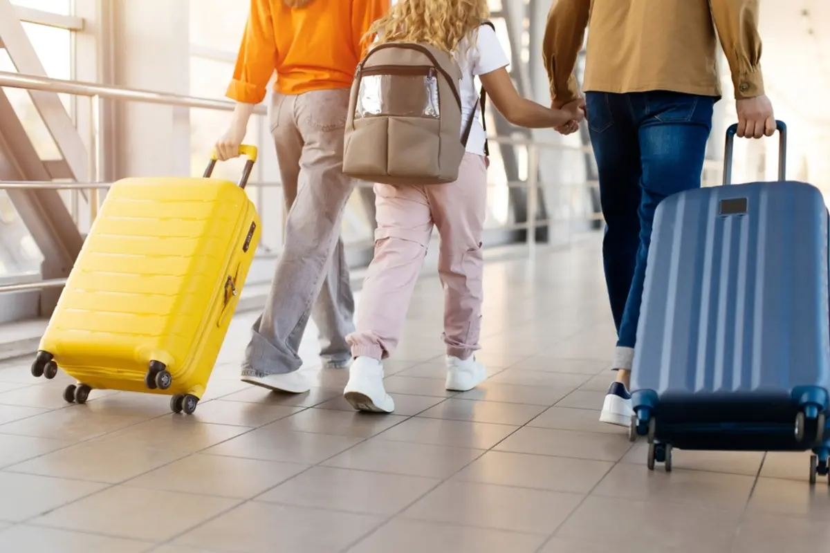 家族旅行はいつも「ビジネスクラス」や「グリーン車」というママ友。こうした旅行を続けられる家庭は、どれくらいの年収があるのでしょうか？