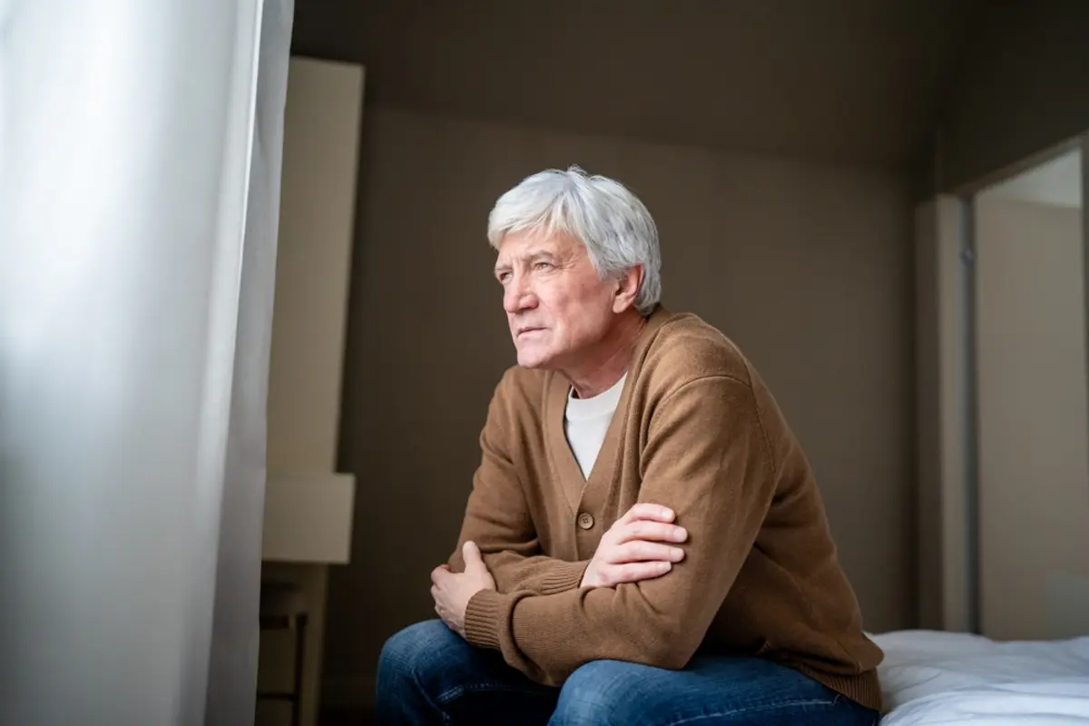 60歳の定年退職後に「失業保険」を受け取れると聞きました。求職中でも受け取れるのでしょうか？