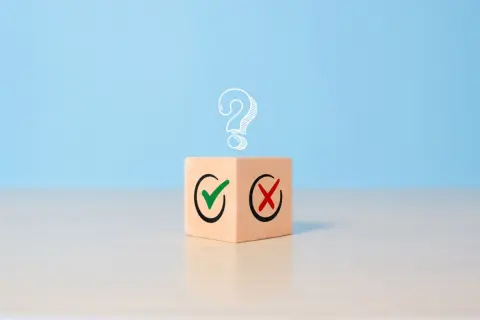 35歳で35年ローンを組んだため、完済は70歳になります。定年後も支払いが続くのはリスクが高いでしょうか？ 繰り上げ返済すべきですか？