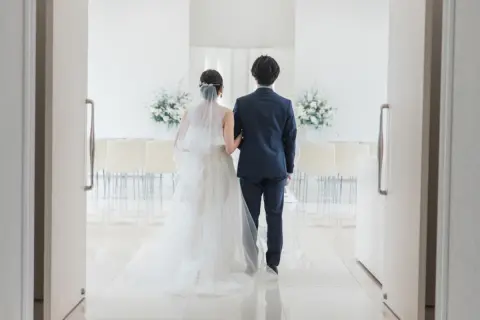 娘が医師の方と結婚します。医者は高収入のイメージですが、実際の平均年収はどれくらいなのでしょうか？