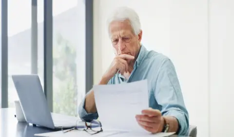 定年退職後、収入が減って生活が苦しいです…。住民税は「減免」してもらえるのでしょうか？ 対象になる条件が知りたいです