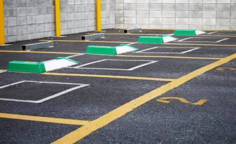 「最大24時間1000円」のコインパーキングを4日間利用したところ「4万円超え」の請求……上限があるはずなのに、いったいなぜなのでしょうか？