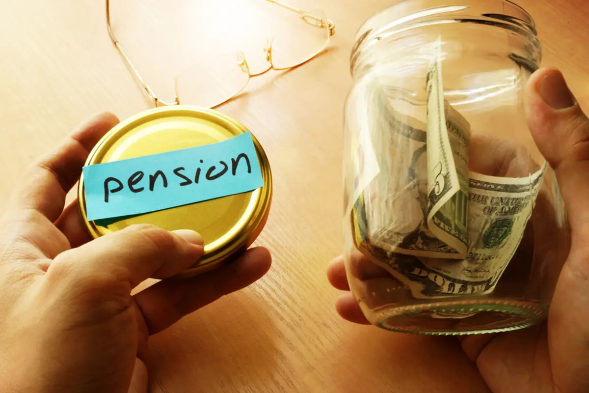 両親の年金は2人合わせて「9万円」ほどで、生活が苦しいと言っています。うちの両親の年金は特別少ないのでしょうか？