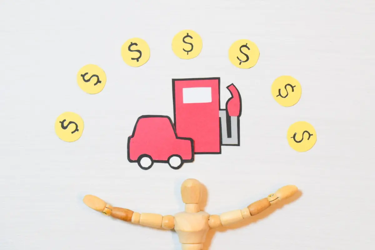 車通勤の私には「ガソリン高騰」は悩みの種。「リッター30.9円」の補助金はいつまで続くの？ 「激変緩和措置」のこれからを解説