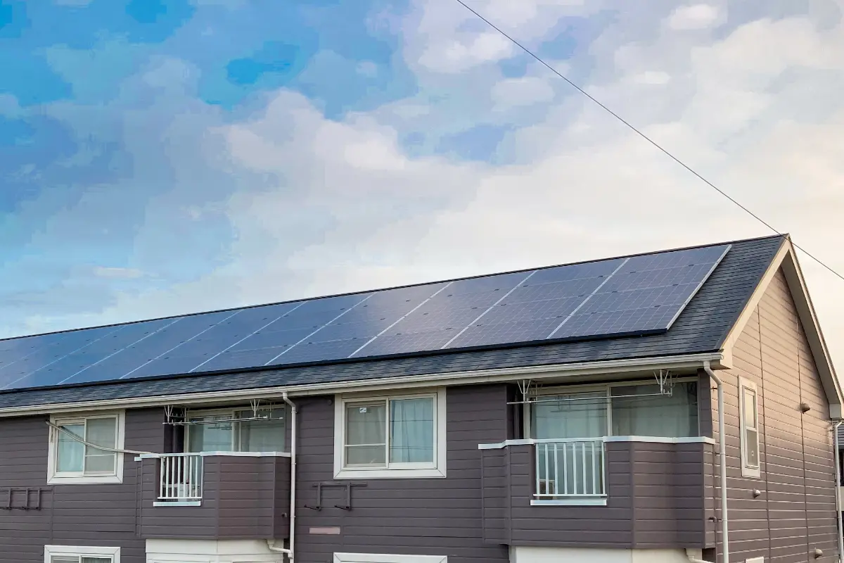 「実は太陽光発電は春が一番発電効率がいい」と聞いて“200万円”かけて設置した太陽光パネル。3月・4月・5月でいくら稼げる？ 何年で“元が取れる”のでしょうか？