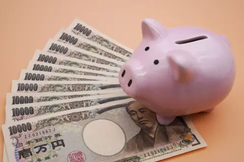 社会人1年目で「50万円以上」貯める人もいるって本当？ 4月入社で初任給「23万円」の予定ですが、「給料の1割貯蓄」で足りるでしょうか？