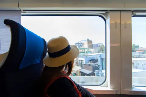 GW旅行で「グランクラスに乗りたい」と言う夫。東京～仙台間で「普通車との差額約1万円」を支払って乗る価値って？ グリーン車とは何が違うの？