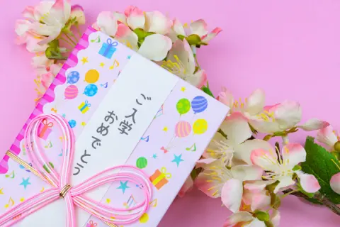 孫の入学祝いは「現金いくら」が妥当？ ランドセル「5万円」を負担済みでも、さらに「3万円」包むべきでしょうか？