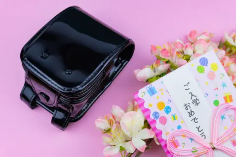 両親から「入学祝5万円」をもらいました。妻は「半返しで2万5000円必要」と言いますが、正直出費がキツイです…入学祝でもお返しなしは“マナー違反”になりますか？ 基本的な考え方とは