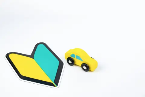 免許取りたての娘が「若葉マーク」なしで運転。親の車でも反則金「4000円」は取られる？