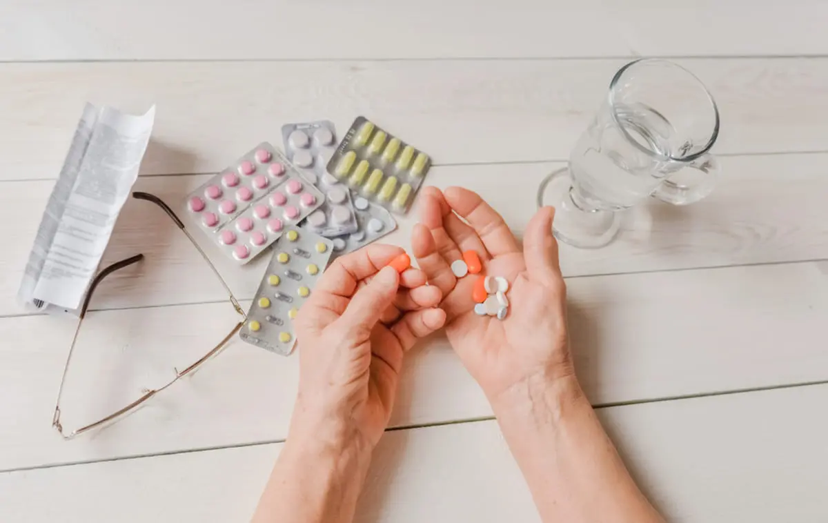 75歳の祖父は「年金15万円」ですが、医療費は“2割負担”だそうです。普通は1割負担のはずですが、それだけ「収入が多い」ということですか？ 高齢者の“医療費負担”の仕組みとは