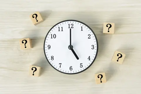 働いている会社の定年が60歳から65歳に延長。退職金は65歳まで働かないと満額もらえない？ 60歳退職は損になりますか？