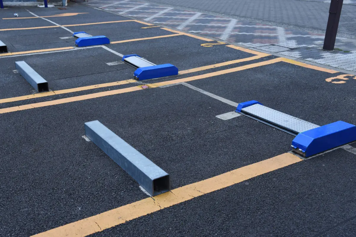 駅前の「24時間最大1000円」のコインパーキングを“出張の3日間”利用！ 精算機で「1万5000円」と表示されたのですが“3000円”のはずですよね？ 本当に全額払うのでしょうか？