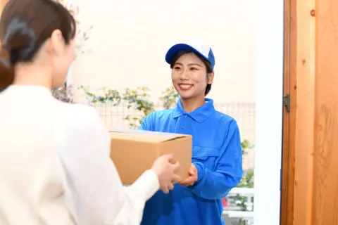 「宅配便の再配達が有料になる」という話を聞きました。留守が多い家庭は今後料金がかかる可能性があるのでしょうか？