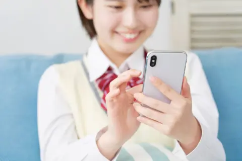 子どもの進学と同時にスマホを持たせるべき？「y.u mobile」なら家計を“スリム化”できる理由って？