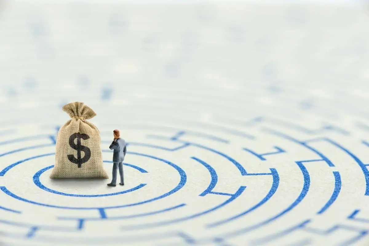 NISA配当で「月1万円」もらいたい！ でも実際「元本300万円」必要でハードルが高い？“時給1200円でアルバイト”のほうが堅実でしょうか？「年利4％」で運用するケースを確認