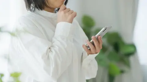 チケット予約で「システム利用料・発券手数料・先行サービス料」など“5種の手数料・1000円”も徴収された！「さすがに理不尽」と感じますが、本当に必要なんですか!? 大量手数料の裏事情とは