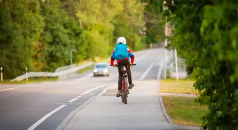 4月から自転車の歩道通行が青切符の対象になりますが車道を走るのは怖いです。どんな道でも違反になるのでしょうか？どこまでが罰金対象なのか知りたいです。