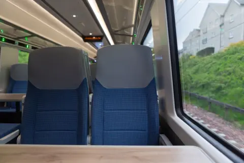 新幹線の「グランクラス」にはプラス1万円の価値あり？ 通常の座席との違いは何ですか？