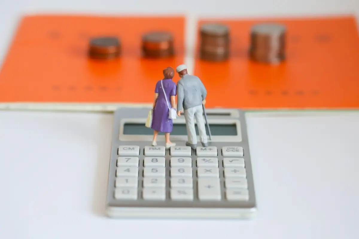 夫婦でねんきん定期便を見てビックリ！ 夫は将来「月20万円」私は「月6万2000円」の見込み…こんなに差があるものなんですか？ この年金額で老後はやっていけるでしょうか？