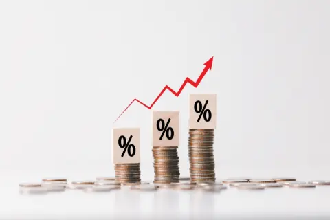 都営住宅住まいで、先月夫が急逝。「遺族年金」が生前の給料より多く、世帯収入が3万円増えます。遺族年金も「収入」として計算され、家賃が上がってしまうのでしょうか？