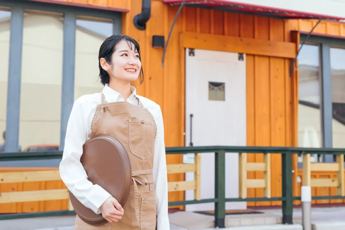 この4月に都内の大学へ進学した娘に毎月8万円の仕送りをします。バイトも始めたそうですが、実際仕送りとバイトで生活できるのでしょうか？