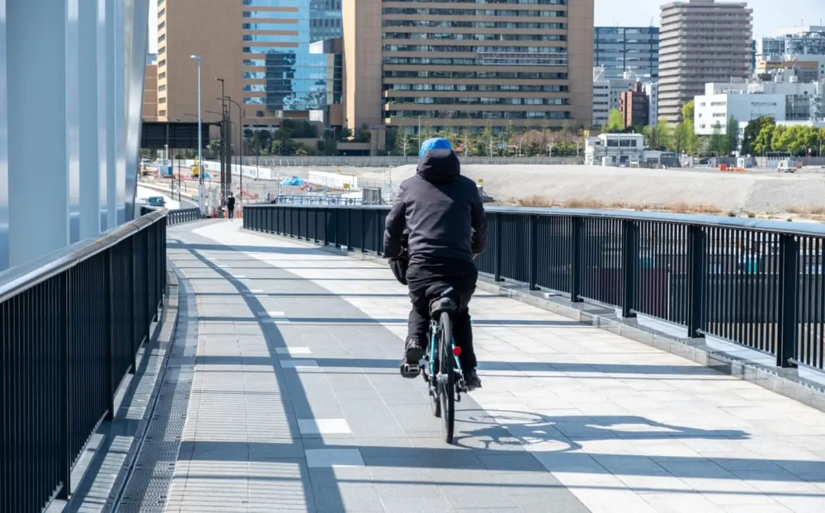 4月開始の自転車“青切符”制度。「2台並走」よりも「歩道走行」の方が反則金は高いって本当？