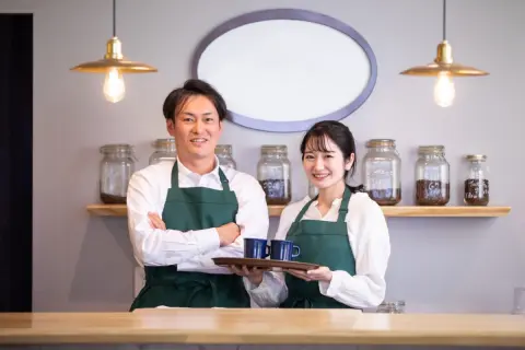 【名探偵コナン】安室透は「年収800万円」!? 国家公務員だから“喫茶ポアロ・黒の組織”の収入は「自分のお金」になってない？ 同世代の“男性会社員の年収”とも比較