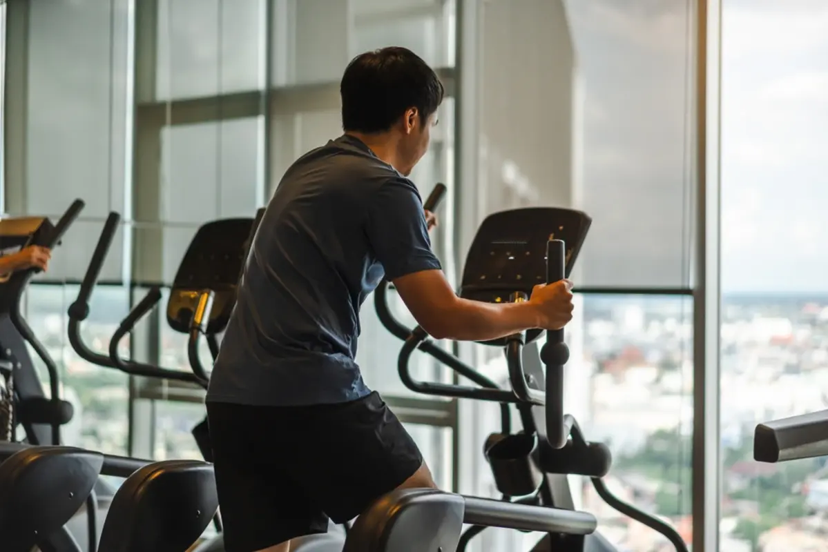 「シャワー代の節約になる」と、息子が月「1万円」のジムに通っています。一人暮らしの場合、自宅でお風呂に入るより本当にお得なのでしょうか？