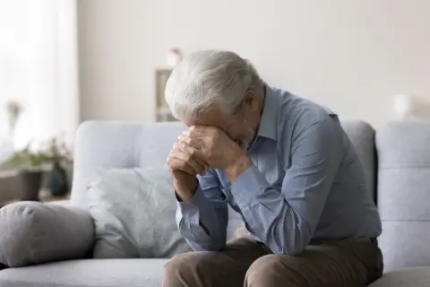 地方に住む高齢の親は、年金が少なく貯金もないそうです。唯一の財産として持ち家があるのですが、生活保護を受給できますか？