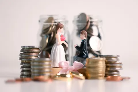 娘が「写真だけで十分」と言う一方で、祖母は「せめて挙式はしたほうがいい」と勧めています。費用もかなりかかりそうですが、実際どこにお金がかかるのでしょうか？