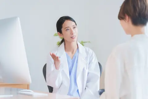 大きな病院で初診を受けたら、会計で診察代とは別に「7000円」と言われて驚きました。受付では普通に案内されたのですが、これって払わないといけないお金なのでしょうか？