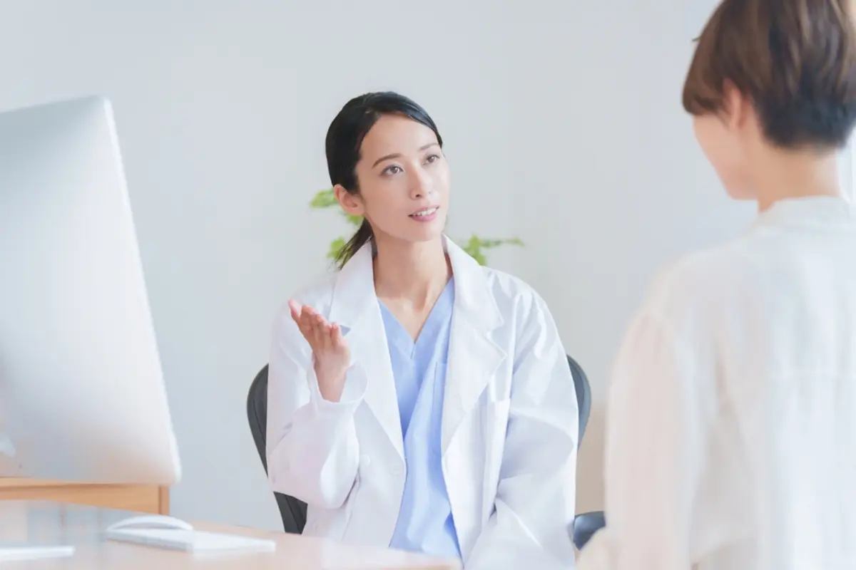 大きな病院で初診を受けたら、会計で診察代とは別に「7000円」と言われて驚きました。受付では普通に案内されたのですが、これって払わないといけないお金なのでしょうか？