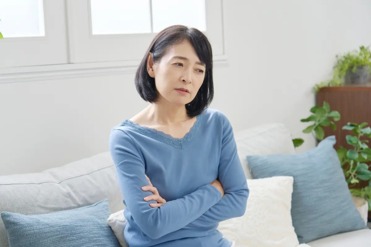 70代の母の貯蓄が「600万円」と聞き、仕送りが必要ではと心配です。母は「年金もあるし困っていない」と言うのですが…。