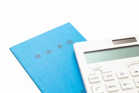 夫が定年で「年金180万円」のはずが、「子どもがいるから」という理由で“年24万円”も年金が加算されている姉。年金額は「子どもの有無」で変わるのでしょうか？ 年金が増えるケースとは