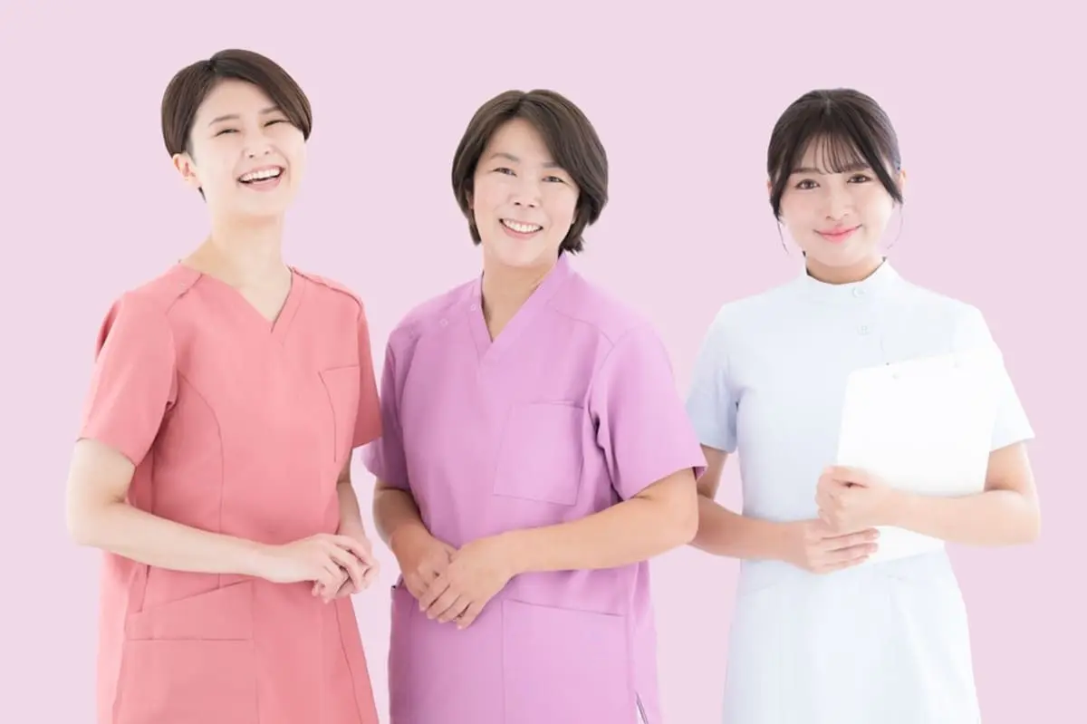 「看護師」と「助産師」では年収にどれくらい差がある？ 助産師になるには、資格取得のハードルも高いですか？